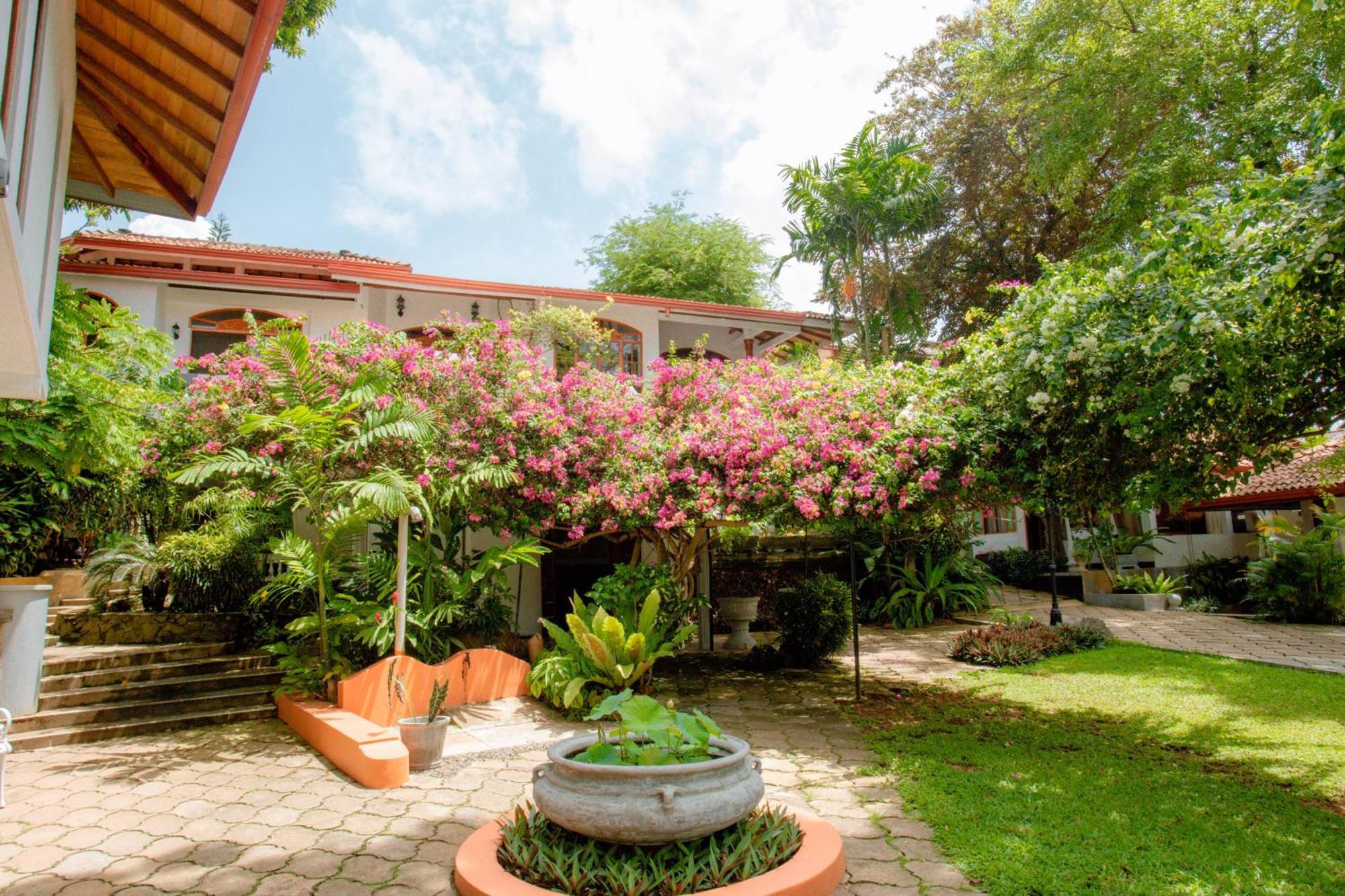 Ayubowan Swiss Lanka Bungalow Resort Bentota Eksteriør billede