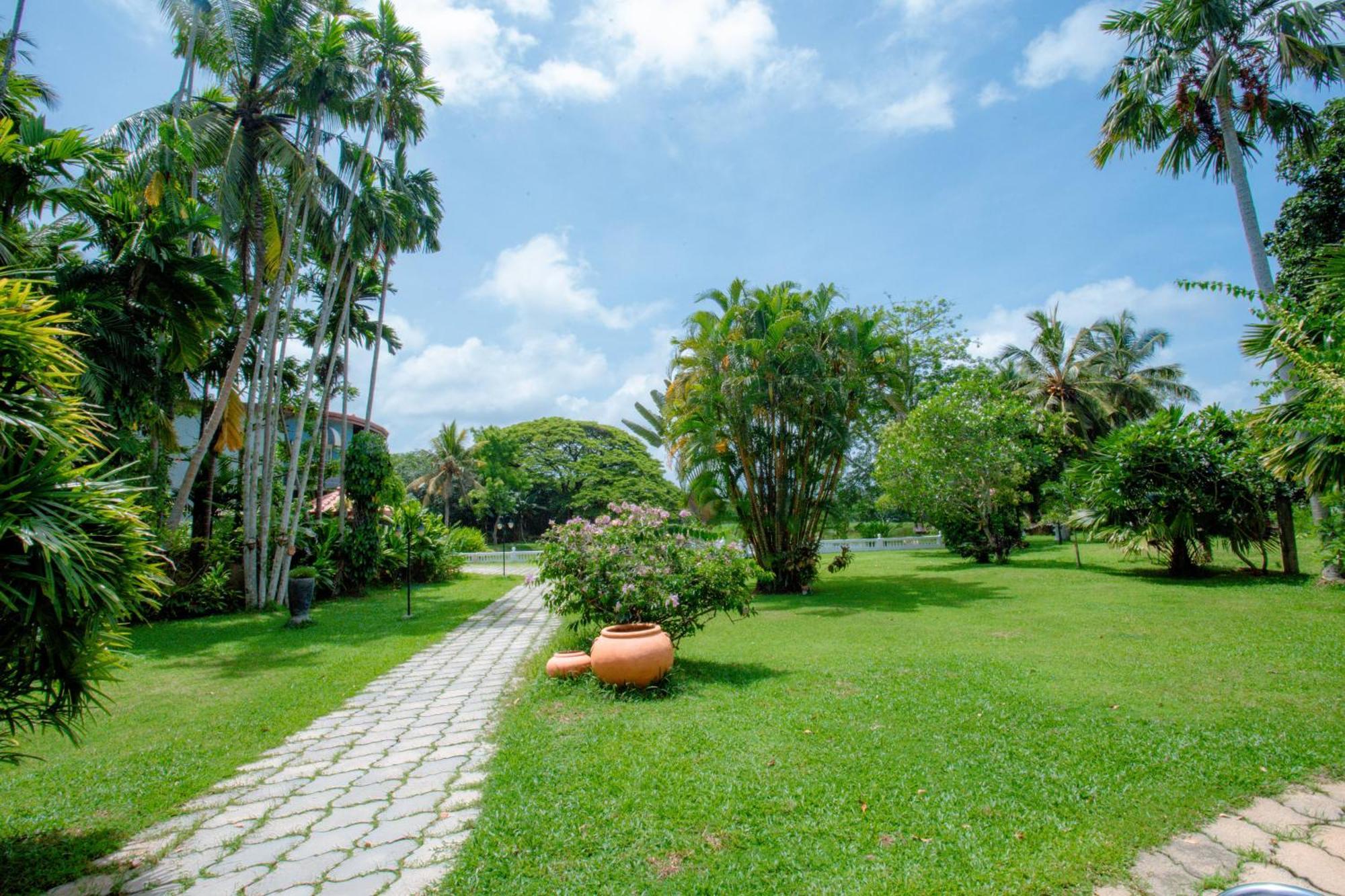 Ayubowan Swiss Lanka Bungalow Resort Bentota Eksteriør billede